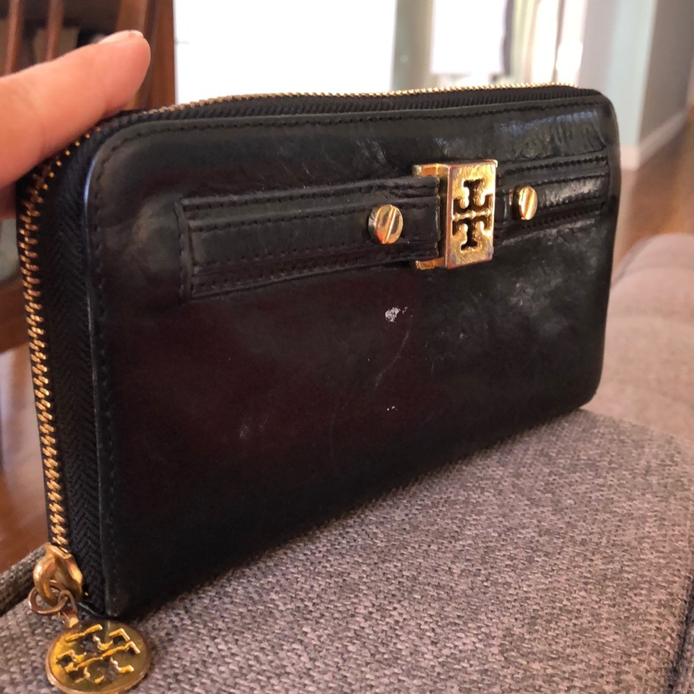 Tory Burch black leather wallet